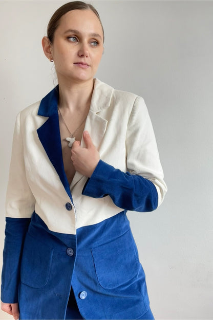 Costume tailleur bleu-blanc